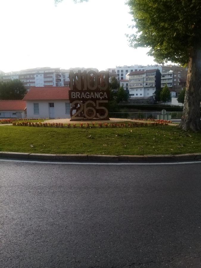 New With 2 Bedrooms Private Parking *
